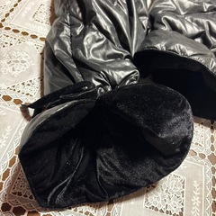 黒 あったかアームカバー リボン付きの画像