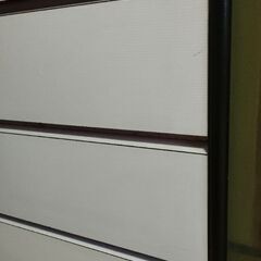 オシャレなグリーンとホワイトの七段タンス　超美品の画像