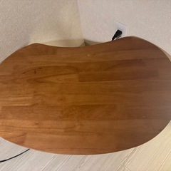 木製テーブルの画像