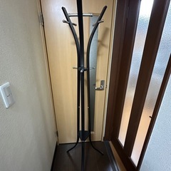 プライスダウン！！美品！スタイリッシュ！！ハンガーラック！！の画像