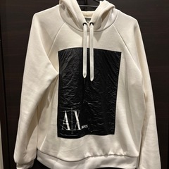アルマーニ ホワイトパーカー