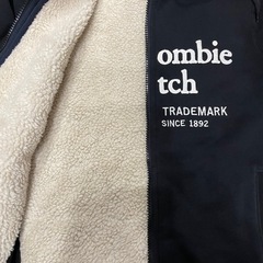 A bercrombie&Fitch  パーカーブラックの画像