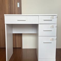 鏡付きドレッサーの画像