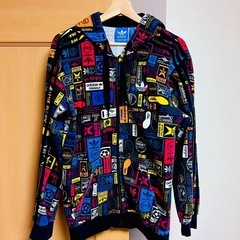 ［美品］アディダス パーカー 【3/14まで】