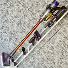 Dyson Cyclone V10 Fluffy スタンドセット...
