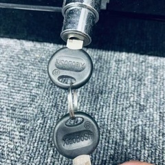 ①展示用高級LEDライト付き鍵付／強化ガラスショーケースの画像