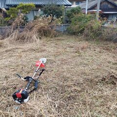 草刈サービス・専用の機材を使用しスピーディかつ丁寧！