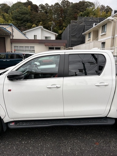 ハイラックス　GRサイドステップ GUN125