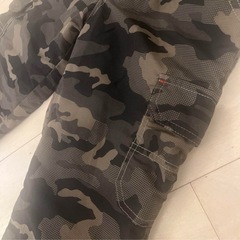 カモフラ柄　冬用パンツ　120の画像
