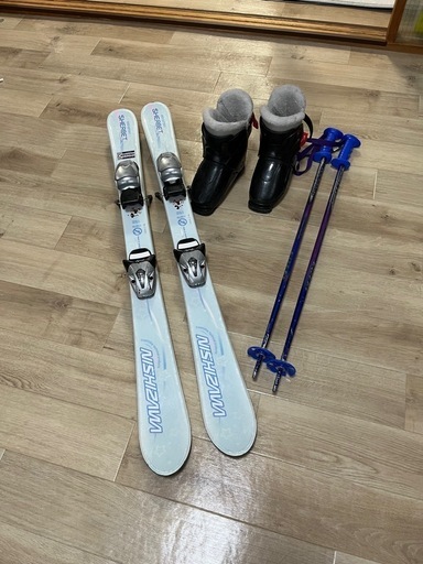 子ども　スキー板　ブーツ　ストック