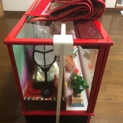 オルゴールつき雛人形
の画像