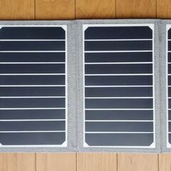 ポータブル　ソーラー充電器の画像