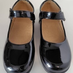 セレモニー用エナメルシューズ、サイズ18.5の画像