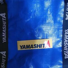 ヤマシタバックとステッカーの画像