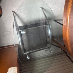 ガラステーブル