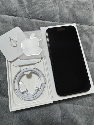 美品　Apple iPhone 15 128GB ブラック Simフリー③