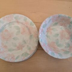 花柄 食器の画像