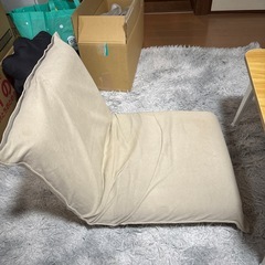 座椅子　テーブル付きの画像