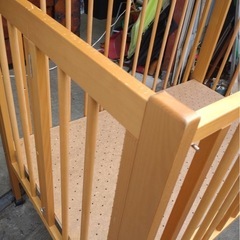 折りたたみ式 ベビーベッドの画像