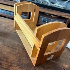 木製本立ての画像