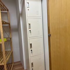 【ロッカー4人用】オフィスの個人用ロッカーや貴重品の収納として利用可能　約385×450×1850(h)mmの画像
