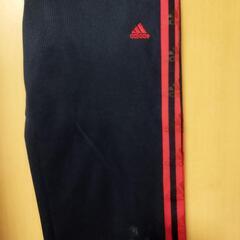 adidasのジャージですの画像