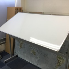 大型ホワイトボードお譲りします！（幅180cm×高さ90cm）の画像
