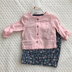 carters 花柄ロンパースとカーディガンセット 12Mの画像
