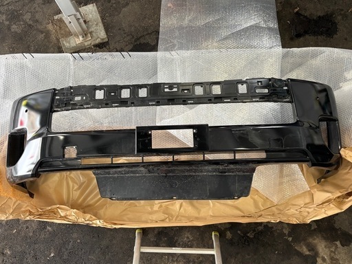 ハイエース　ワイド　フロントバンパー　中古