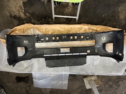 ハイエース　ワイド　フロントバンパー　中古