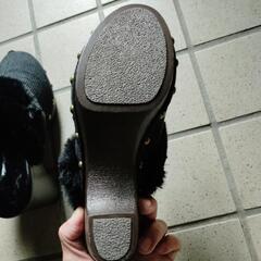 モコモコサンダルの画像