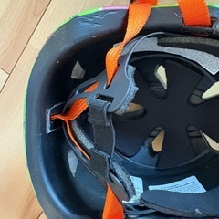 ほぼ新品 ベビーヘルメットbern ティグレ XXS 　の画像