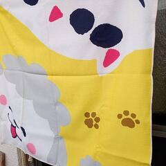 犬と猫どっちも飼ってると〜の本と風呂敷の画像