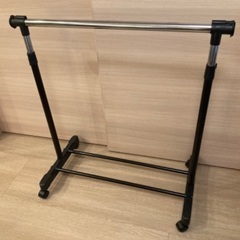 ハンガーラックの画像