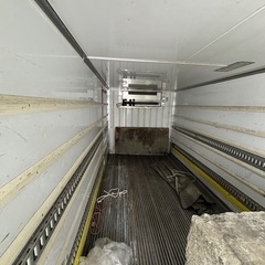 4t冷箱　物置き等にどうぞの画像