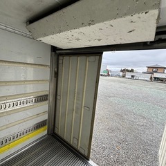 4t冷箱　物置き等にどうぞの画像