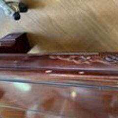 旅館で使っていた重厚感のあるテーブルの画像