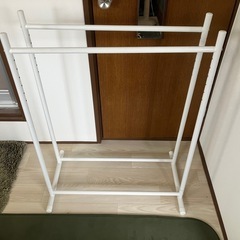 ハンガーラックの画像