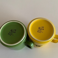 黄色緑色マグカップ2個セットの画像