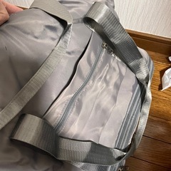 タイヤ取り外し可能 旅行バックの画像