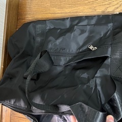 折りたたみ旅行バック タイヤ付きの画像