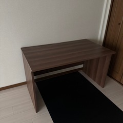 机と椅子セット［引き取り決定］