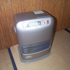 石油ファンヒーター　６～８畳　　分解整備点検済み　