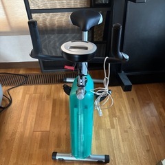 スポーツジム等業務用自転車漕ぎマシンの画像