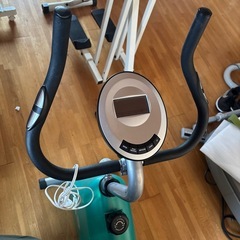スポーツジム等業務用自転車漕ぎマシンの画像