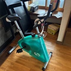 スポーツジム等業務用自転車漕ぎマシン
