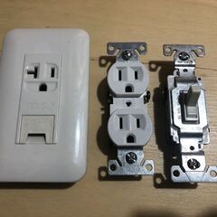 ☆無料☆コンセント、スイッチなど（３つとも未使用）