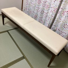 話し合い中　カリモク　ダイニングベンチチェア