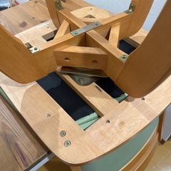 ダイニングセット、回転椅子2脚の画像