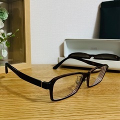 【中古】JINS Switch サングラス＋眼鏡ケース白＋カラビナ付き眼鏡ケースの画像